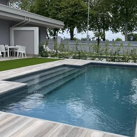 Villa Polinesia 6 *